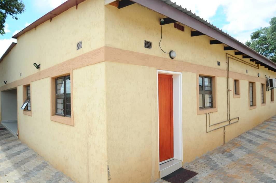 Pillacol Guest House Victoriafälle Exterior foto